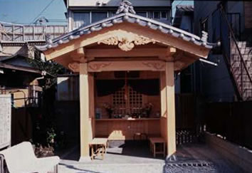 平成10年に新しく建てられたお堂の写真