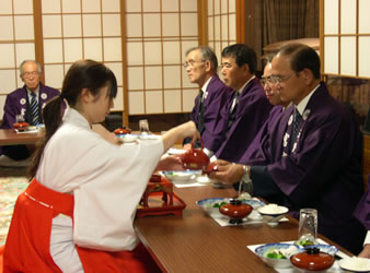 お熨斗（のし）出しの様子