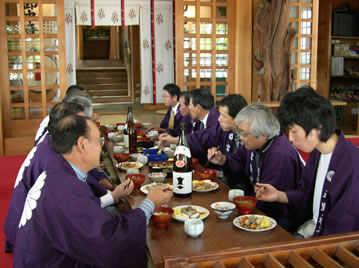 直会の様子