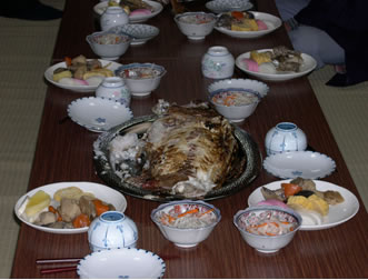 食卓の中央に鯛